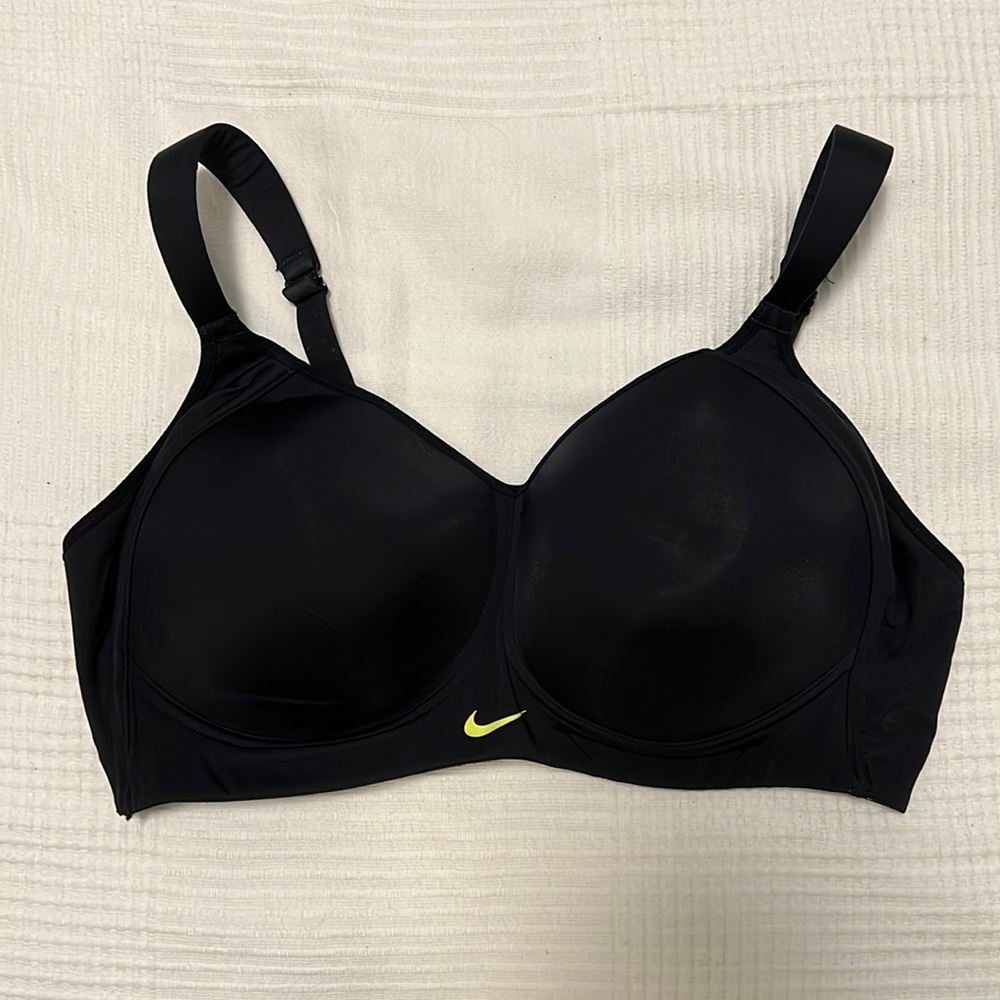 Women’s Nike Dri-Fit Sports Bra
